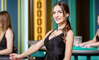 Hình ảnh trò chơi Bắn Cá Rồng với con rồng vàng khổng lồ và các sinh vật biển khác